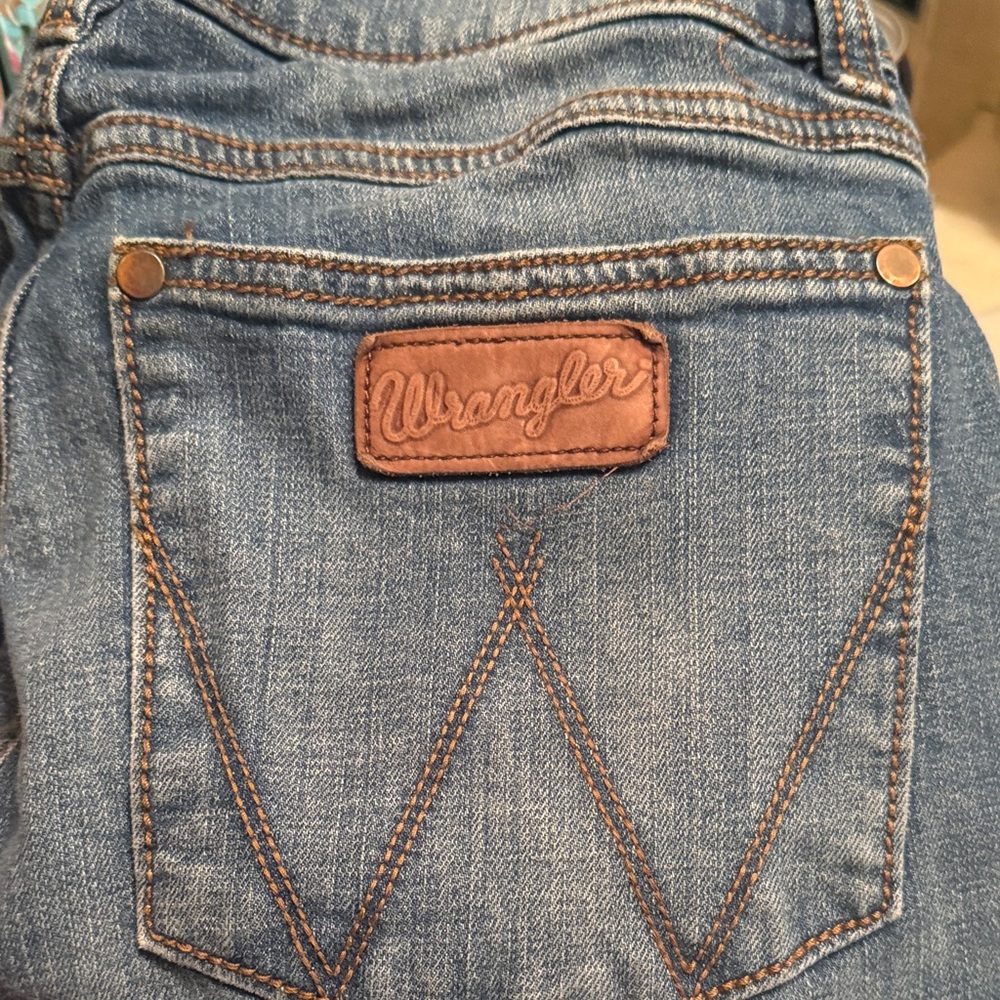 Wrangler Mens Retro Blue Denim Boot Cut Jeans with Leather Patch